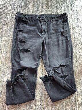 American Eagle Outfitters Women's Black Distressed SHORT Skinny Jeans